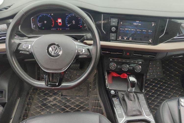 Used Volkswagen Passat 2019 330TSI Luxury Edition China VI Standard
