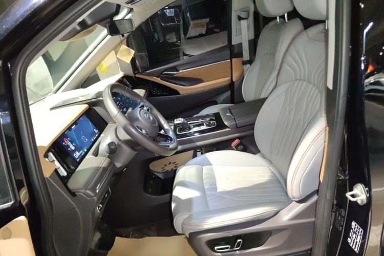 Used GAC Trumpchi M8 2024 Master Series 400T Prestige Edition
