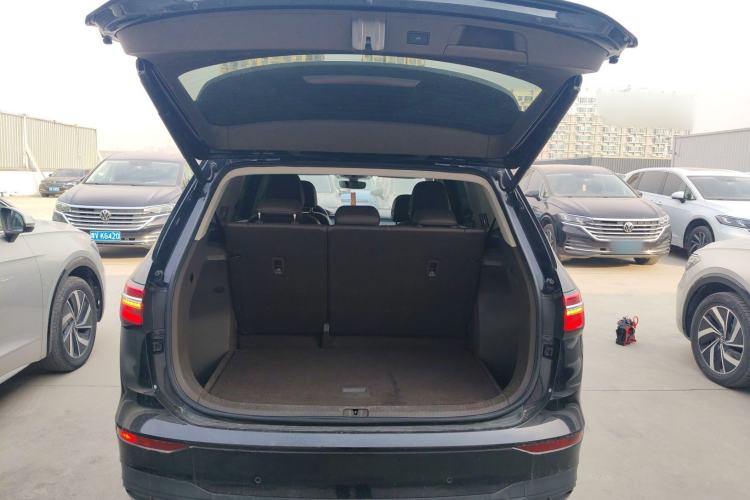 Used Volkswagen Viloran 2024 330TSI Luxury Edition
