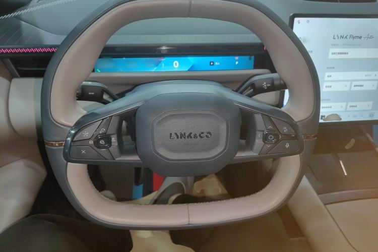 Used Lynk & Co Z10 2025 71 kWh 602 km Range Rear-Wheel Drive Pro