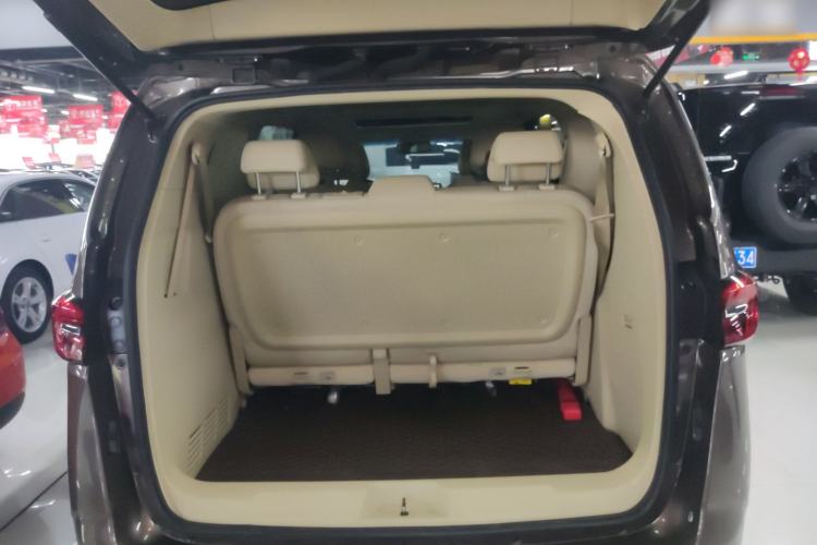 Used Buick GL8 2023 Facelifted Land Cruiser Executive Luxury Version
