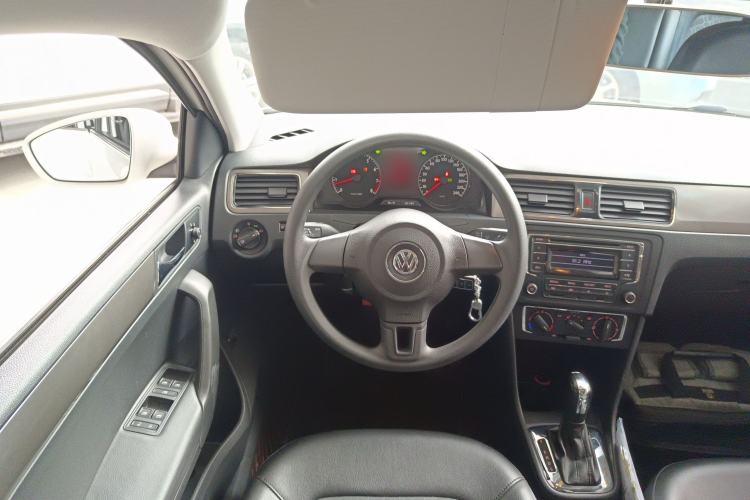 Used Volkswagen Santana 2015 1.6L Automatic Comfort Edition
