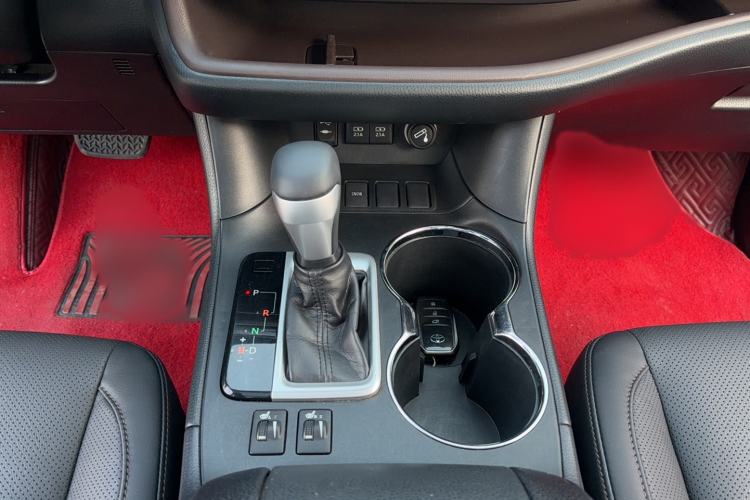 Used Toyota Highlander 2018 2.0T Two-Wheel Drive Prestige Version 7 Seats China V Emission Standard
