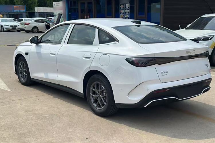 Used BYD Seal 06 New Energy 2025 DM-i Smart Drive 80KM Luxury Model
