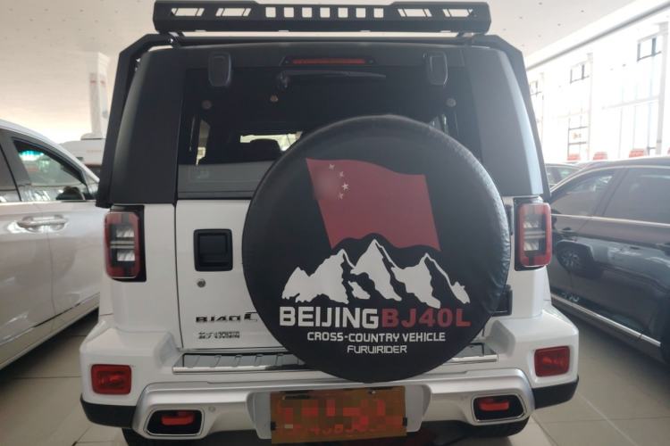 Used  BJ40 2023 2.0T Automatic Four-Wheel Drive Urban Hunter Edition Chivalrous Type