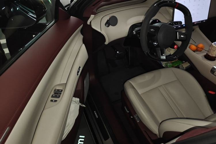 Used Xiaomi Auto YU7 2025 Ultra-Long Range High-Performance All-Wheel-Drive Max Edition
