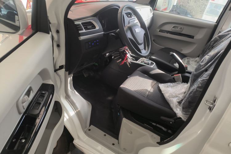 Used SRM Haoyun 2025 Launch Edition Farady 42.3 kWh 305 km 6 seats