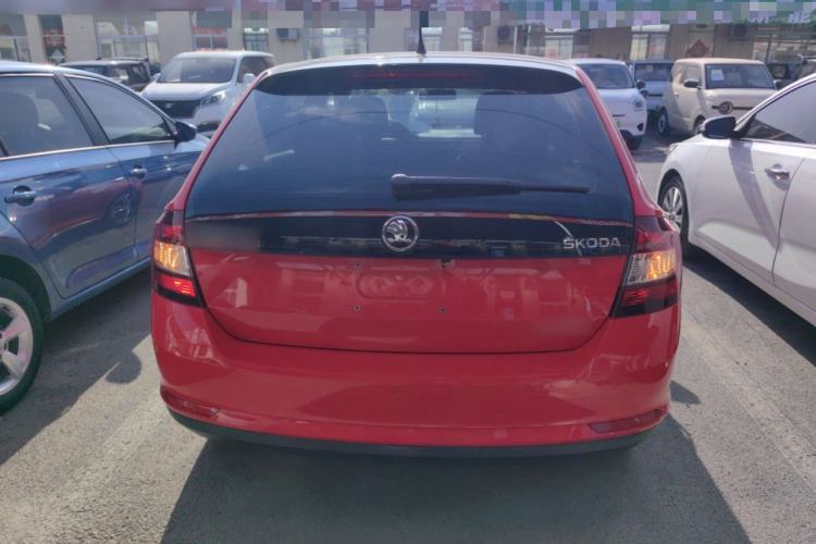 Used Skoda Rapid Spaceback 2014 1.6L Automatic Enjoyment Edition
