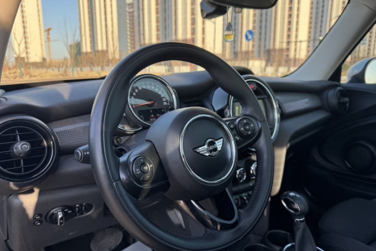 Used MINI MINI 2016 1.5T COOPER
