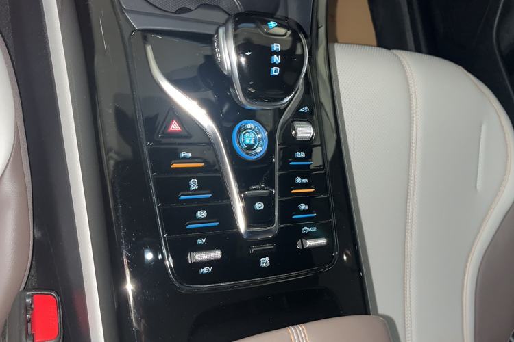 Used BYD Qin PLUS 2024 HONOR Edition DM-i 55KM Leading Model
