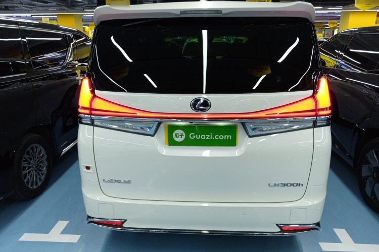 Used Lexus LM 2020 300h Seven-Seat Elegant Edition
