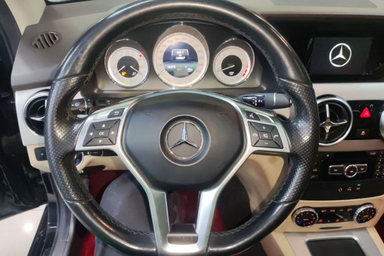 Used Mercedes-Benz GLK-Class 2015 GLK 260 4MATIC Dynamic Edition Ultimate Version
