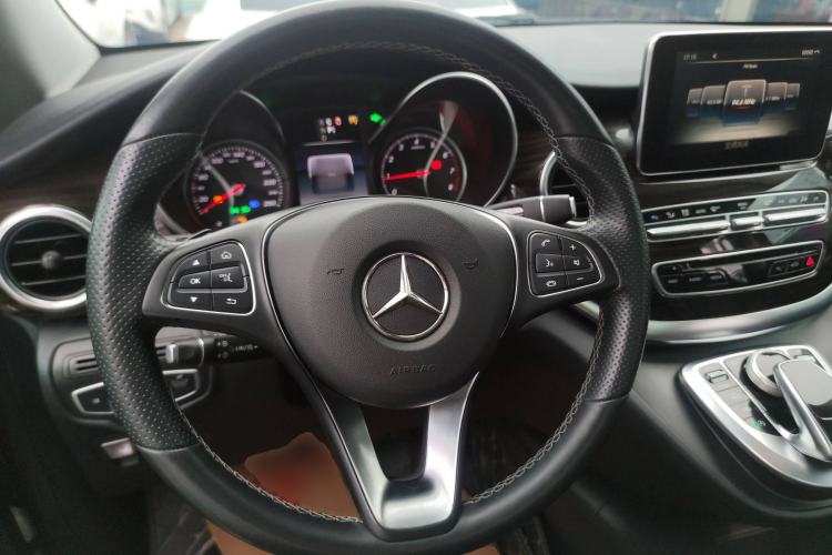 Used Mercedes-Benz V-Class 2017 V 260 Avantgarde Edition
