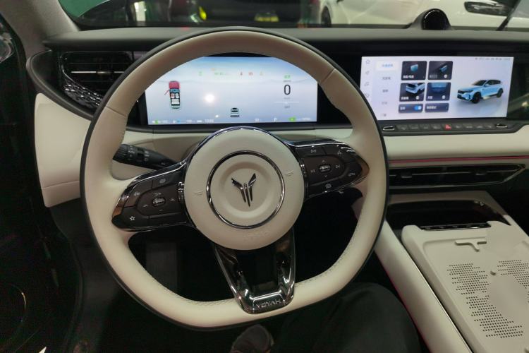 Used VOYAH FREE 2025 318 259 km All-Wheel-Drive Exploration Edition