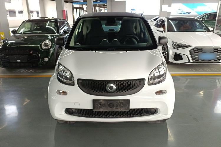 Used  fortwo 2015 1.0L 52 kW hardtop Dynamic version
