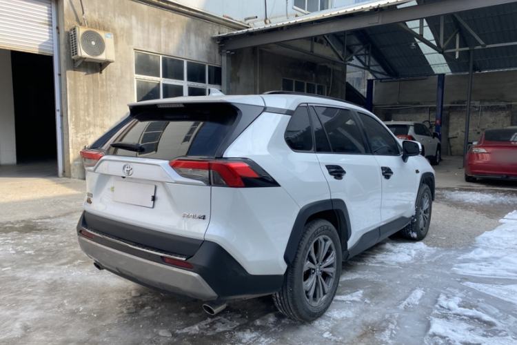 Used Toyota RAV4 2023 2.0L CVT Two-Wheel Drive 20th Anniversary Platinum Edition