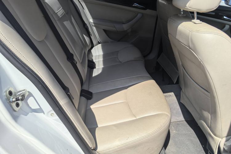 Used Roewe 360 2015 1.5L Automatic Luxury Edition
