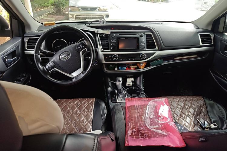 Used Toyota Highlander 2018 2.0T Four-Wheel Drive Luxury Edition 7 Seats China V Emission Standard
