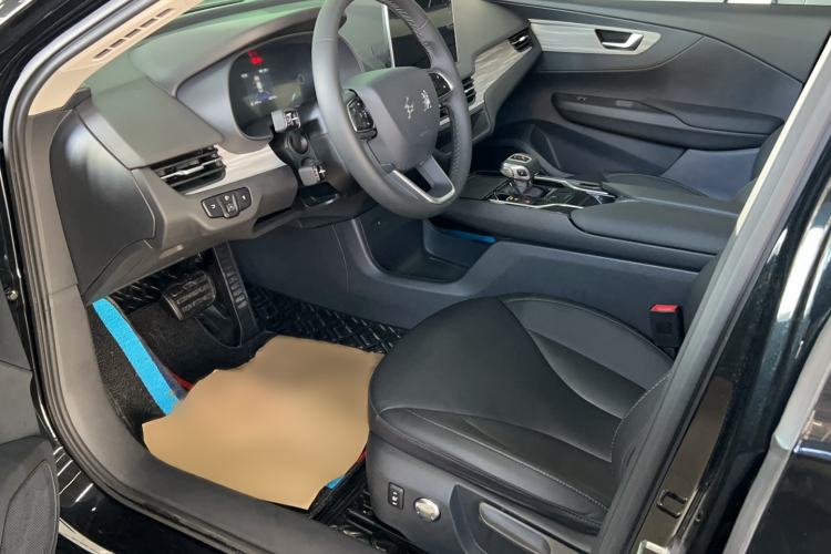 Used Hongqi E-QM5 2023 620km PLUS
