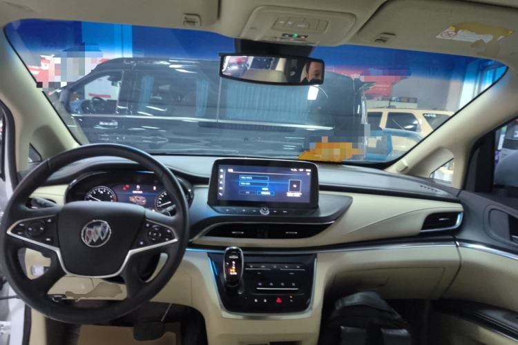 Used Buick GL8 2023 Facelifted Land Cruiser Executive Luxury Version
