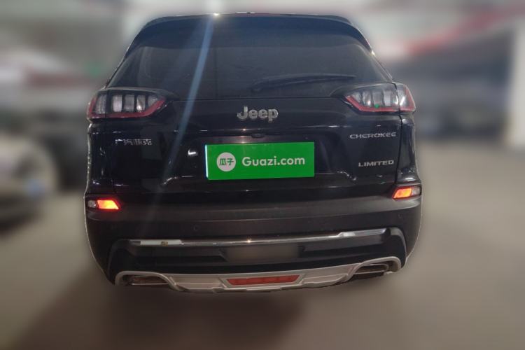 Used  Cherokee 2019 2.0T Two-Wheel Drive Yue Xiang Edition China VI Emission Standard