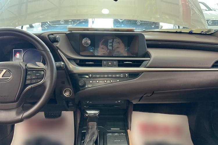 Used Lexus ES 2018 200 Excellence Edition China V Standard
