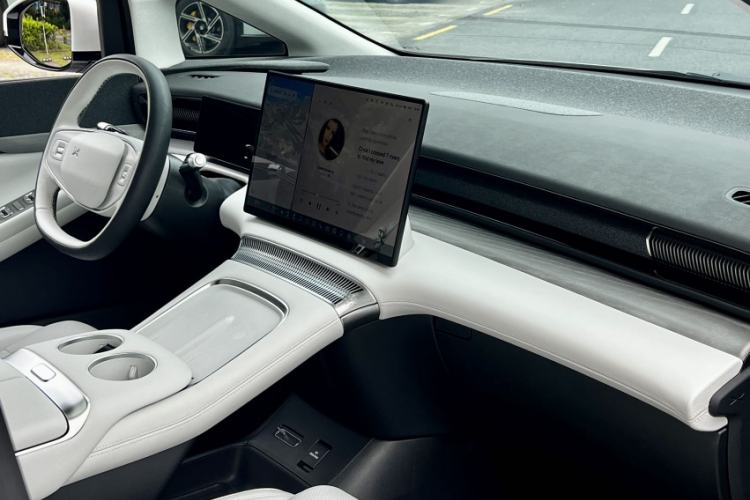 Used XPeng X9 2024 702 Ultra-Long Range Pro
