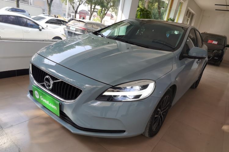 Used Volvo V40 2017 T3 Zhiyi Edition
