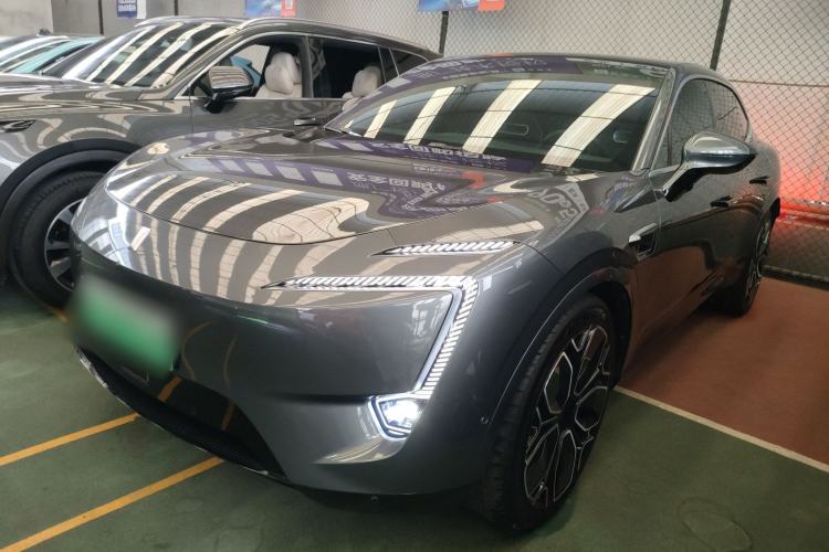 Used  11 2022 Long-Range Dual-Motor Luxury Edition 5 Seats
