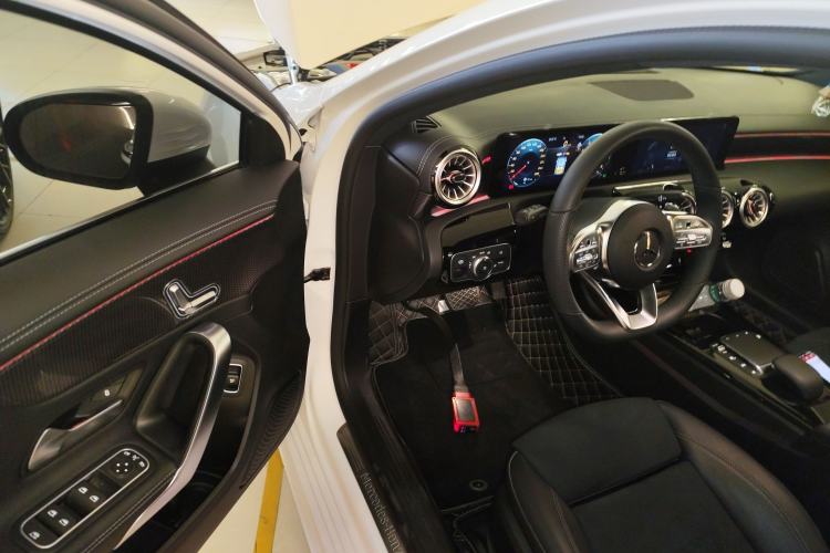 Used Mercedes-Benz A-Class 2022 Revised Version A 200 L Sport Sedan Fashionable Style
