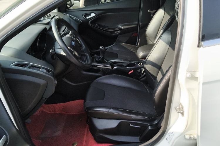 Used Ford Focus 2012 Sedan 1.6L Manual Fashion Edition
