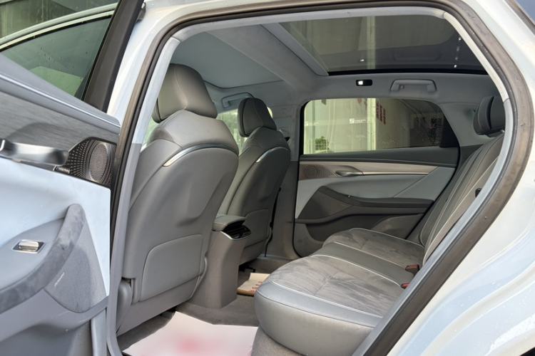 Used VOYAH PASSION 2023 Four-Wheel Drive Standard Edition
