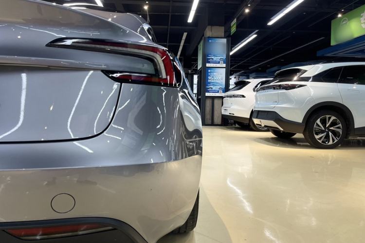 Used Tesla Model 3 2025 Rear-Wheel-Drive Version
