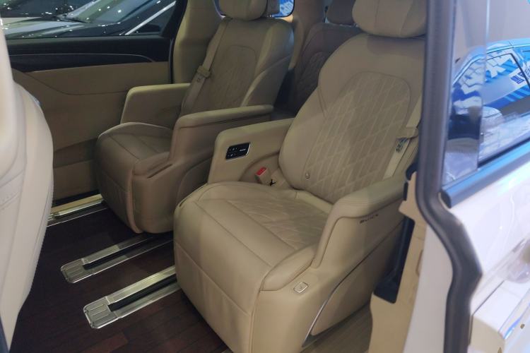 Used Buick GL8 2022 ES Land Cruiser 653T Luxury Model
