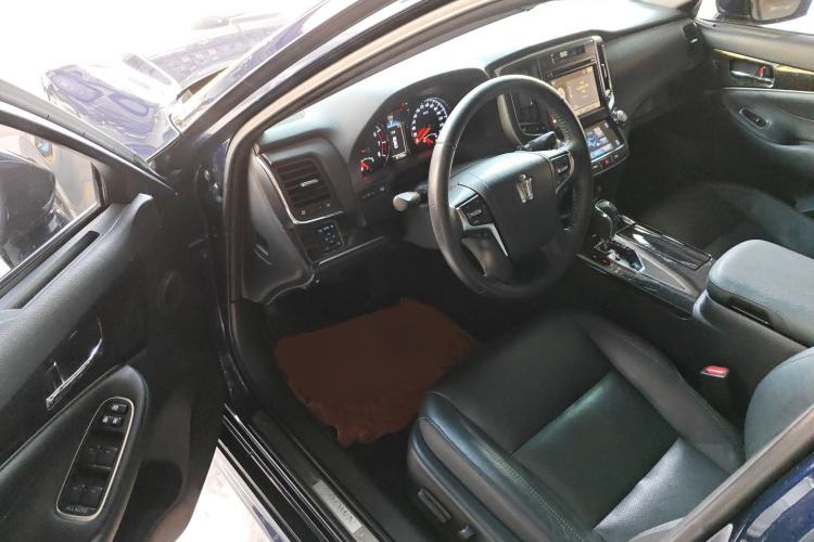 Used Toyota Crown 2018 2.0T Fashion Edition
