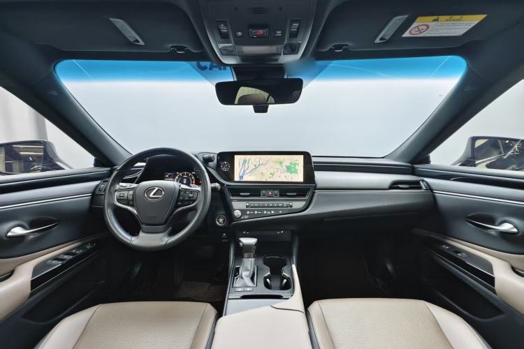 Used Lexus ES 2023 200 Excellence Edition
