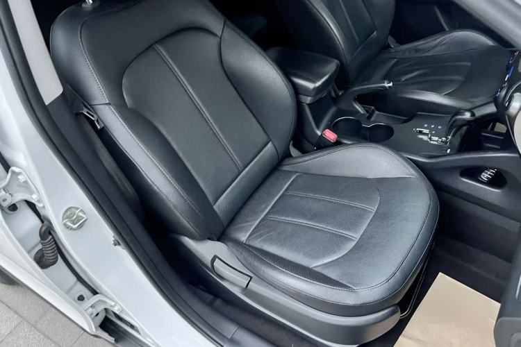 Used Hyundai ix35 2015 2.0L Automatic 2WD Smart Type China IV