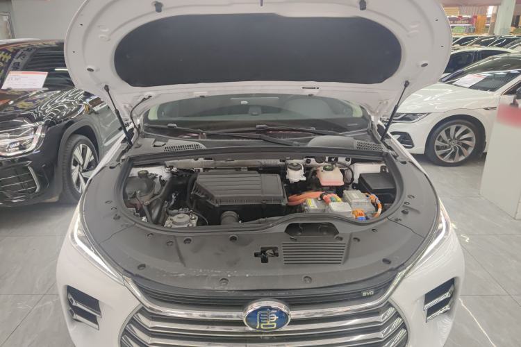 Used BYD Tang New Energy 2018 DM 2.0T All-Wheel Drive Smart Connectivity Luxury Model 7 Seats China V Emission Standard
