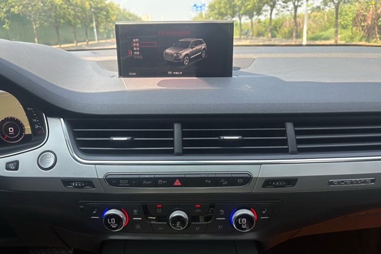 Used Audi Q7 2019 45 TFSI Comfort Model
