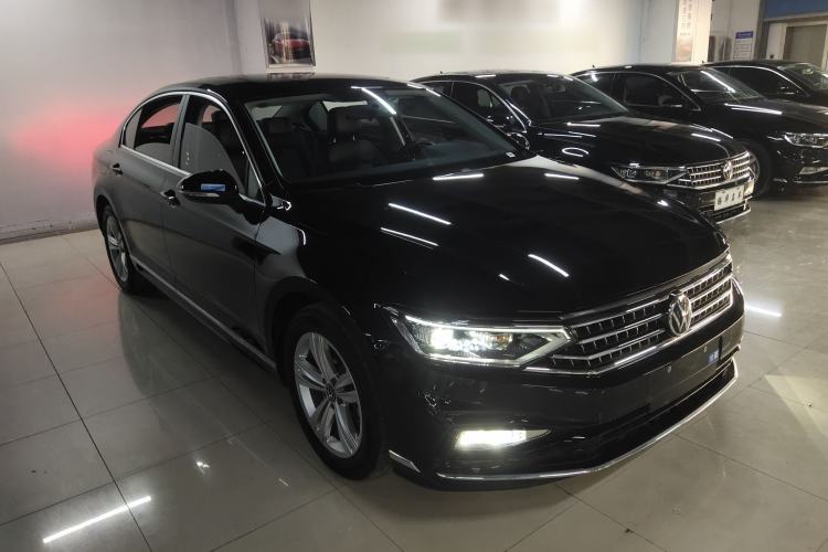 Used Volkswagen Magotan 2025 Zhongxiang Version 280TSI DSG Comfort Edition