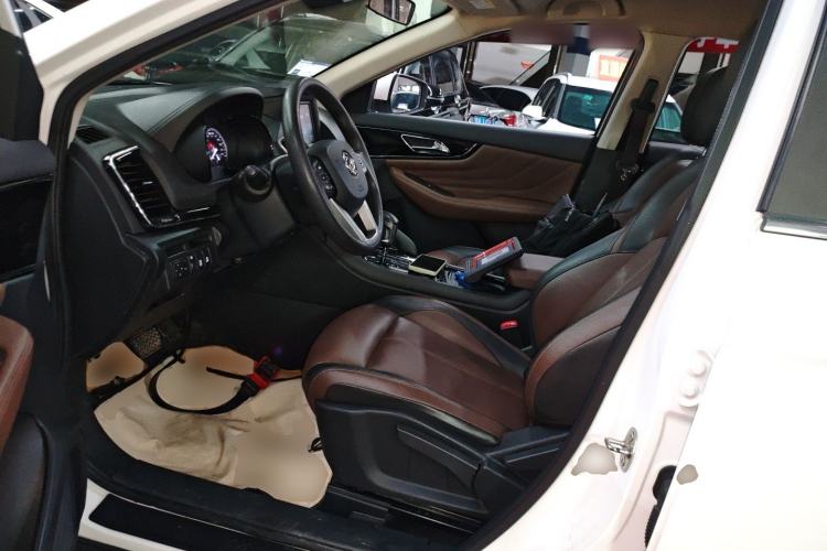 Used Dongfeng Aeolus AX7 2018 Classic 1.6T Automatic Elite Model
