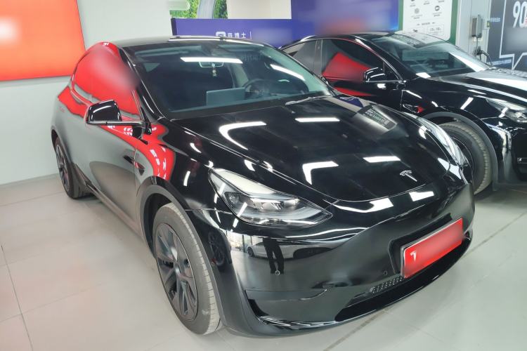 Used Tesla Model Y 2023 Rear-Wheel-Drive Version
