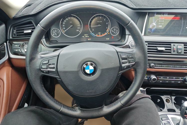 Used BMW 5 Series 2014 525Li Leading Model
