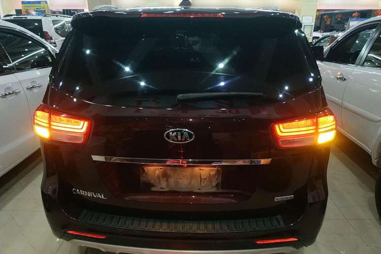 Used Kia Carnival 2015 2.2T Luxury Edition China IV
