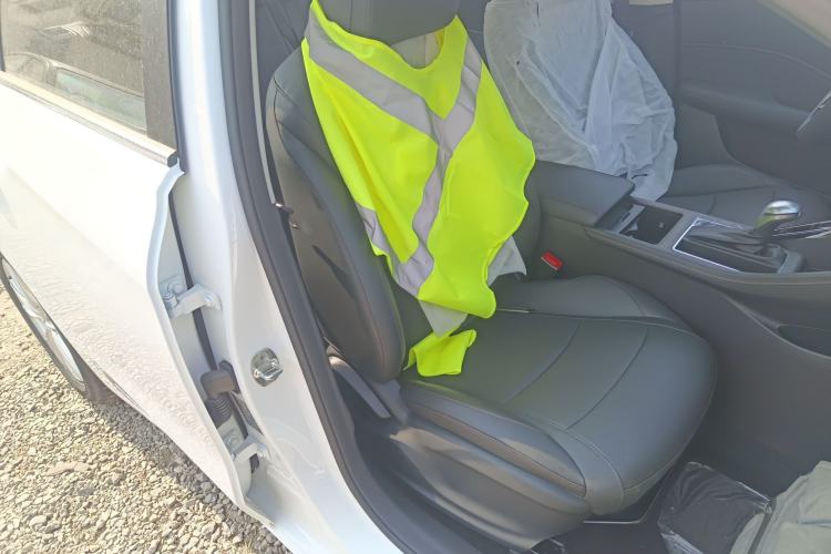 Used Roewe i5 2026 Model 1.5L CVT Luxury Edition
