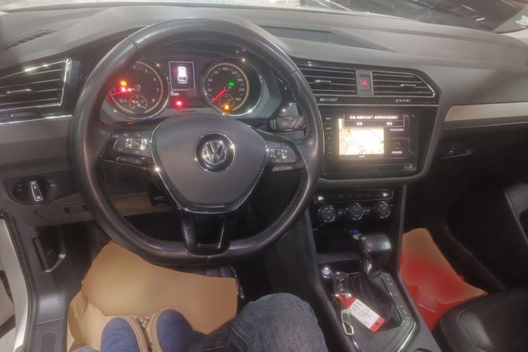Used Volkswagen Tiguan L 2019 Updated Version 330TSI Automatic Two-Wheel Drive Panoramic Comfort Edition China VI Standard
