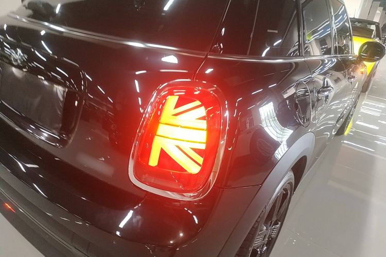 Used  MINI 2023 1.5T COOPER Artist Five-Door Edition
