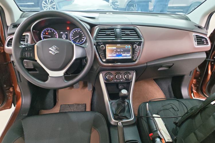 Used Suzuki Vitara S-Cross 2017 1.6L Manual Two-Wheel Drive Urban Fashion Model