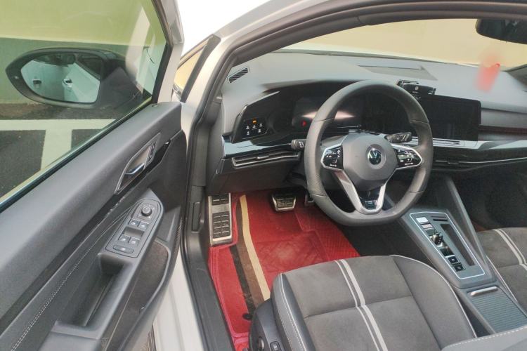 Used Volkswagen Golf 2023 Facelift 280TSI DSG R-Line Lite
