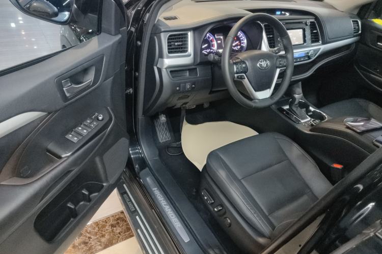 Used Toyota Highlander 2018 2.0T Four-Wheel Drive Luxury Edition 7 Seats China V Emission Standard
